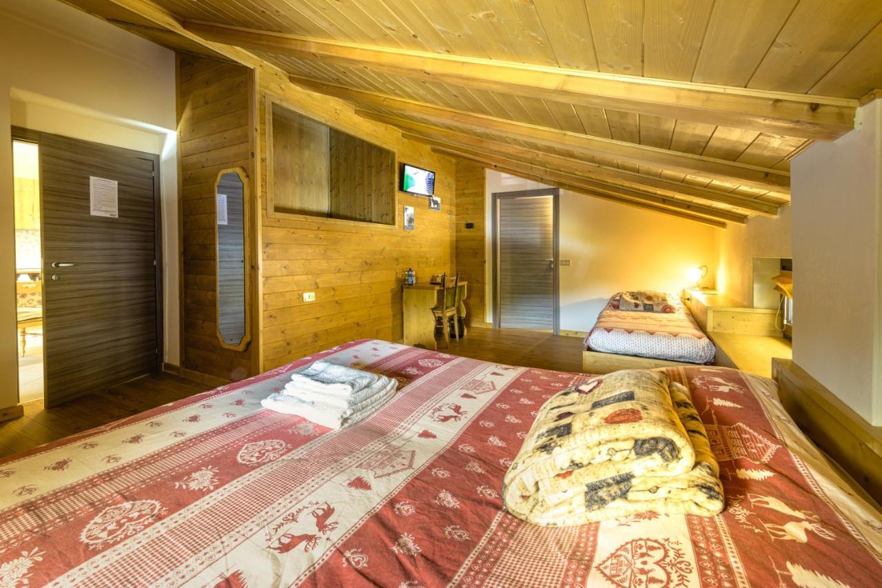Alloggio del contadino Sondrio Esterno foto