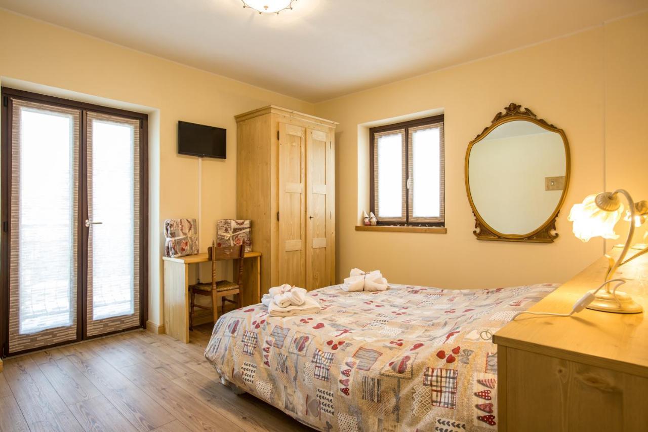Alloggio del contadino Sondrio Esterno foto